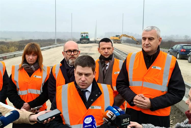 Slika /slike/foto 11_21/foto MIN-KA 16-11_21/nsl w MIN-KA 16-11_21.JPG